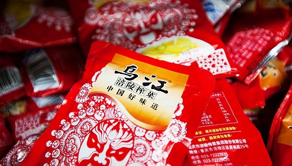 二锅头，榨菜，消费降级