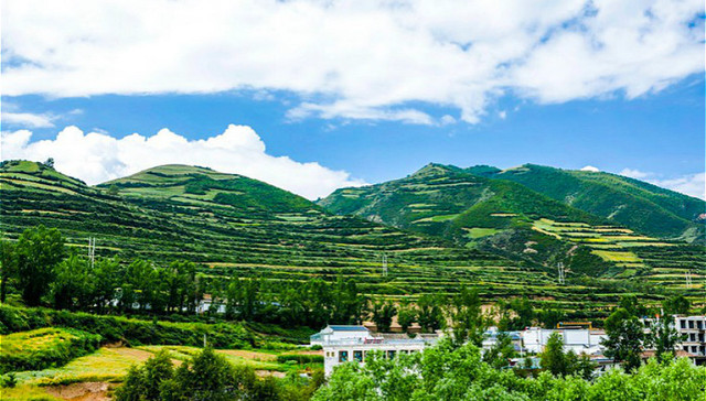 约瑟夫·洛克曾赞誉这里为伊甸园，我们则去寻找一份都市里没有的心旷神怡