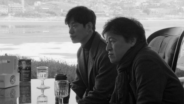 洪常秀苦闷新作《江边旅馆》 再捧出一个国际电影节最佳男演员