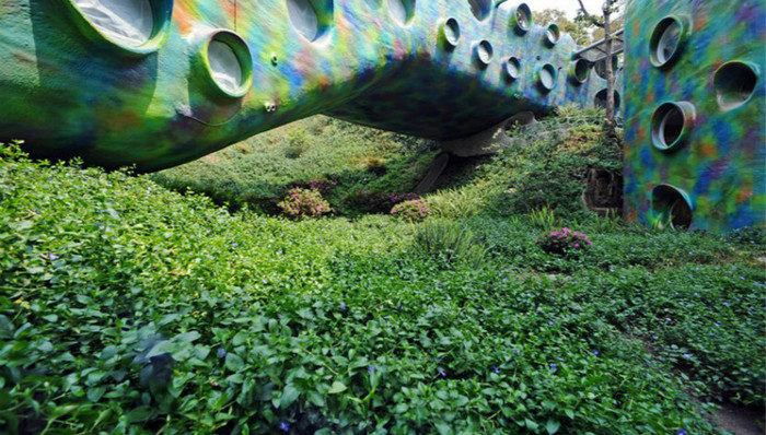 这个超现实主义的墨西哥蛇屋，在爱彼迎可以租到