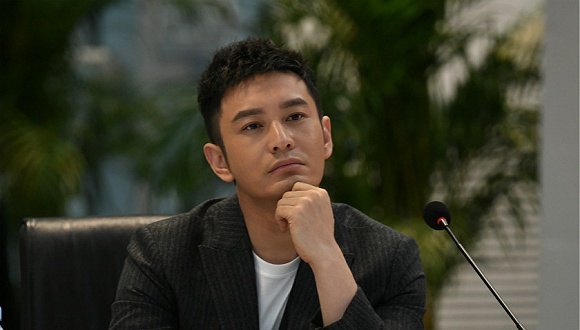 资本市场,黄晓明