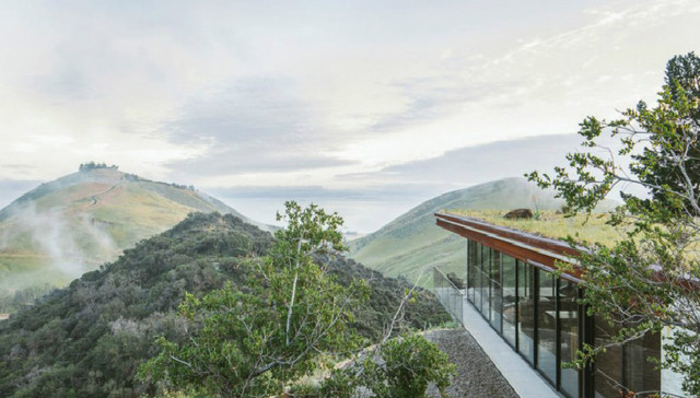 这家悬空在山坡上的美国旅馆，你能躺床上远眺太平洋美景