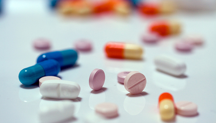 抗癌药,经济参考报,降税,进口药,国家医保,用药行为,仿制药,品规,招标采购,临床价值