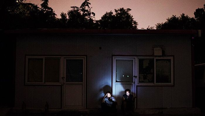 每天看手机5小时 谁偷走了中国人的时间？