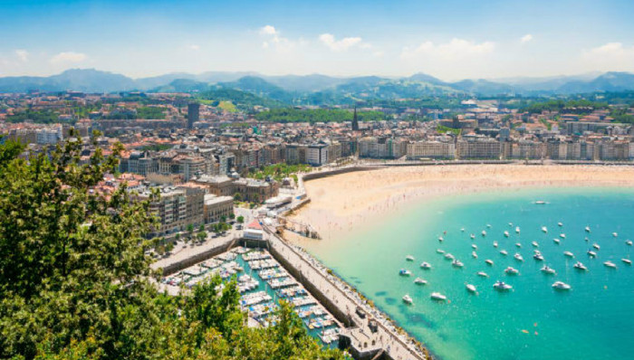 “孤独星球”评出的前20名美食体验中，西班牙Pintxos位居榜首