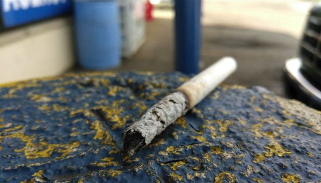 西安检查人员丢烟头城管称非栽赃 市委督查室介入