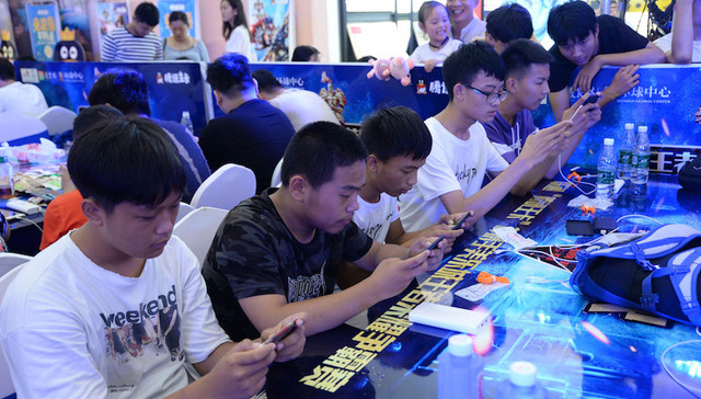 王者荣耀职业联赛商业帝国：不只有身价百万电竞选手