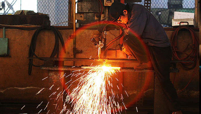 限产,钢材产量,粗钢产量,钢材需求,环保措施,钢铁企业,中国钢铁工业,钢铁行业,钢市,蓝天保卫战