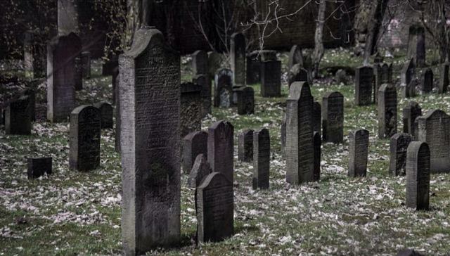 “九层妖塔”旁古墓被盗 警方追缴被盗文物646件