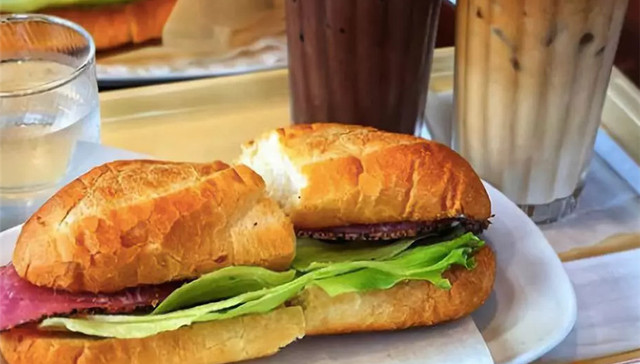 日本第一国民咖啡 Doutor 上海有店了，开门我就去喝了一杯