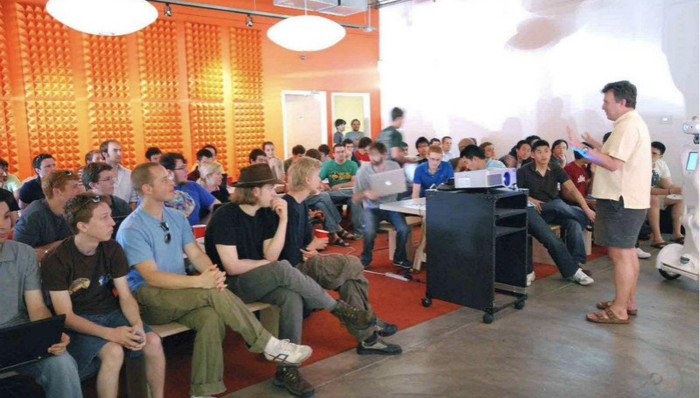 陆奇新东家YC闹了乌龙，1.5万申请人收到“创业学校”录取信