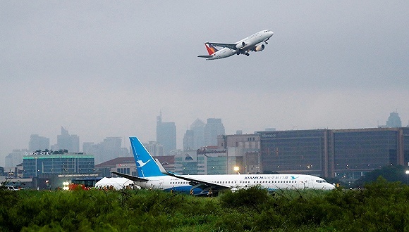 厦航客机马尼拉冲出跑道 机场方面索赔192万元