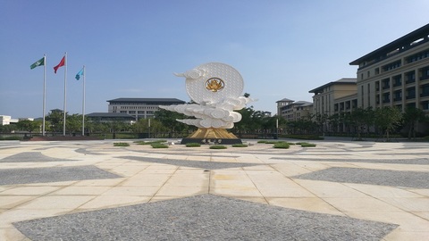 【“新时代·新平台·新机遇”——“一带一路”大型网络主题活动】让师生融入大湾区生活，澳门大学欲建立葡语国家和中国交流的桥梁