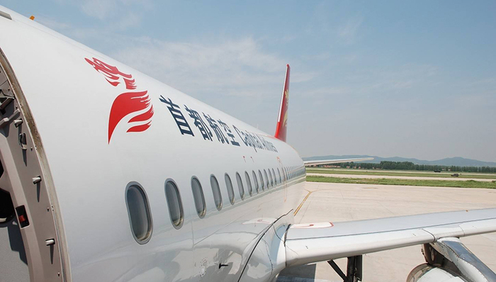 航班,弹出,失压,昆明旅游,氧气面罩,昆明机场,机舱,乘客,机长,妻子儿子