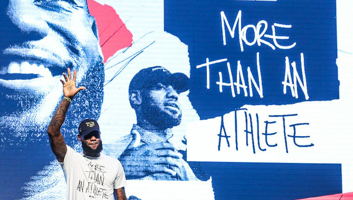 耐克,勒布朗·詹姆斯,洛杉矶湖人