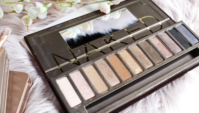 Urban Decay宣布不再生产Naked1眼影盘，还很戏精地为它办了个葬礼​