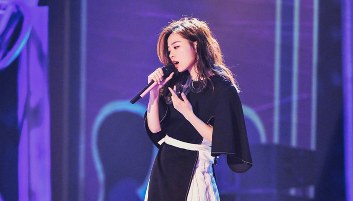 【文娱早报】张靓颖宣布与少城时代解约 《In My Feelings》居夏日热单排行榜榜首