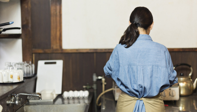 从教育歧视到职场排斥：迟迟不散的日本“厌女”幽灵