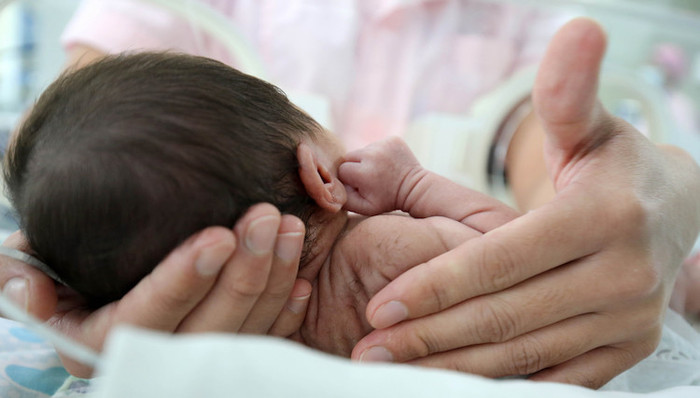 30年里的三个家庭：在中国，养育二孩是个心理挑战