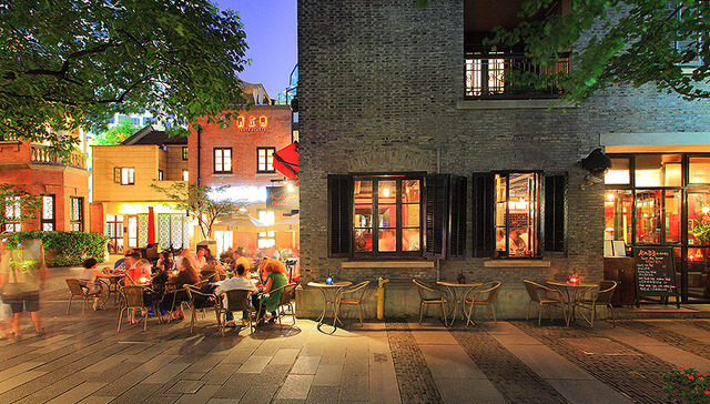 【特写】在上海，后街生活正流行