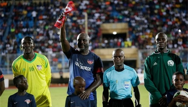 【体育晚报】乔治·维阿告别国家队 皇马确定库尔图瓦为第一门将