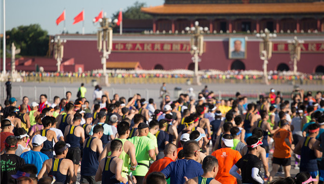 报名人数攀升、热度不减 北京马拉松赞助商规模升级