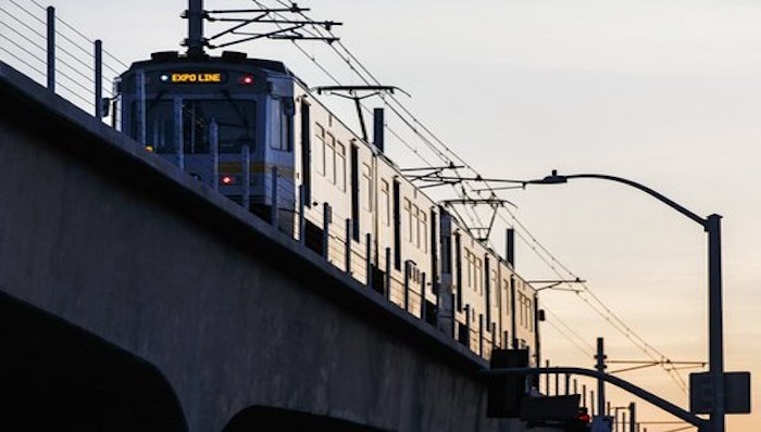 Lyft和Uber不只想做网约车，还想成为美国人的出行管家