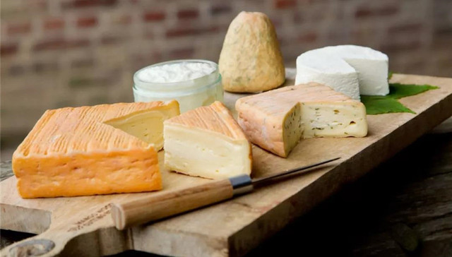 世间奶酪千千万，为何要挑这一块？