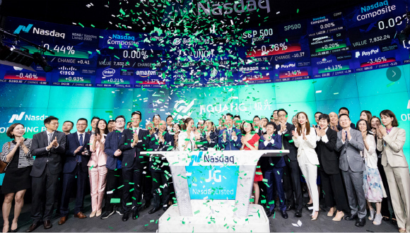 极光的变现之路：从推送到数据服务，为什么是这家公司到纳斯达克敲钟？