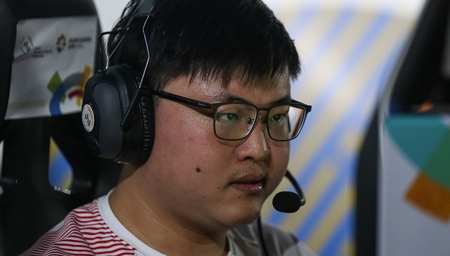专访RNG战队简自豪：亚运会让我对今后的比赛更有信心