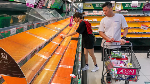 “山竹”来势汹汹珠三角全线红色预警 学校停课、高铁停运、航班取消