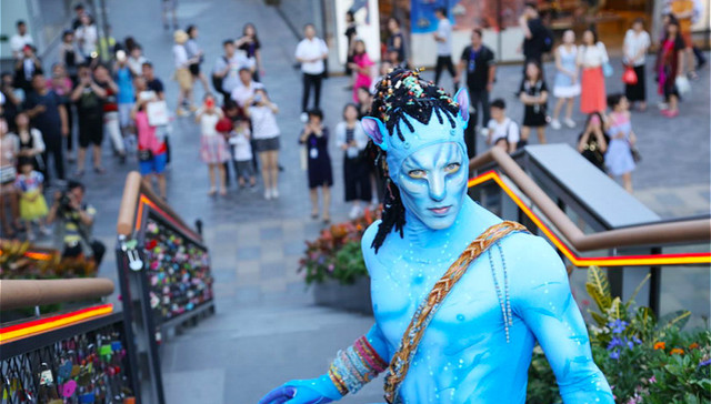 那个曾让电视和电影夺去C位的马戏演出，如今在太阳马戏的手中有了新的色彩