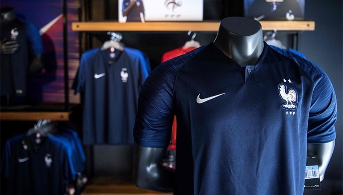 法国世界杯夺冠已近两月 但带着两星的新球衣还是“查无此衣”
