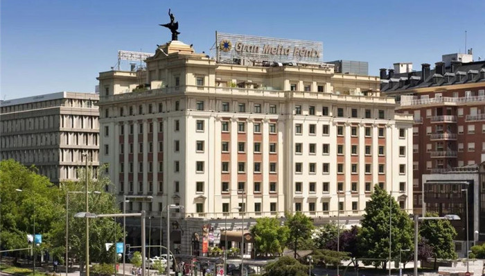 上流社会《唐顿庄园》回归了，我只看到这些酒店在向我招手