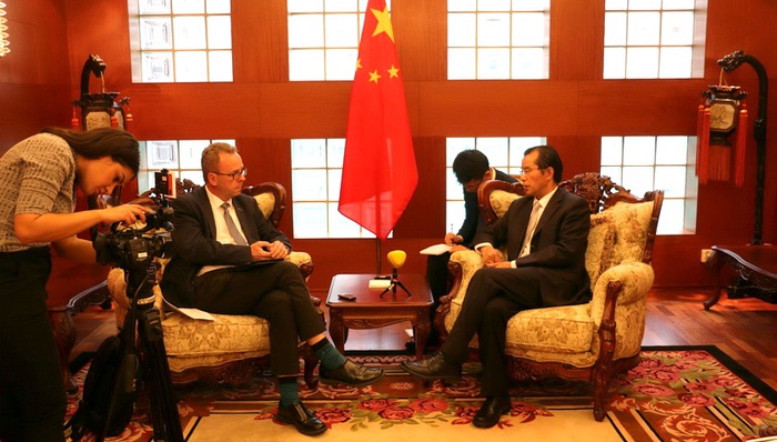 快报,瑞典,中国公民,晚报,领事保护,视频片段,警察法,高姿态,双边关系,内政