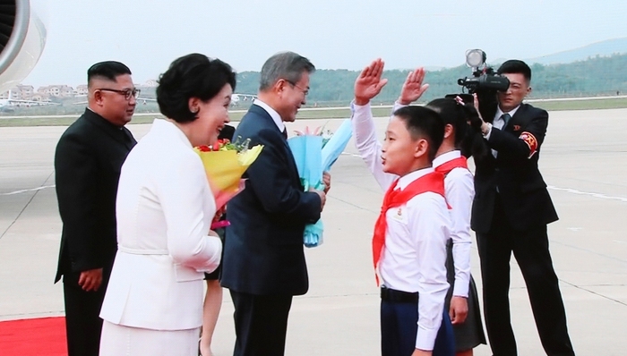 文在寅,金正恩,韩媒,1983年,朝鲜方面,朝鲜军队,朝鲜首都,朝鲜媒体,朝鲜国旗,朝鲜半岛