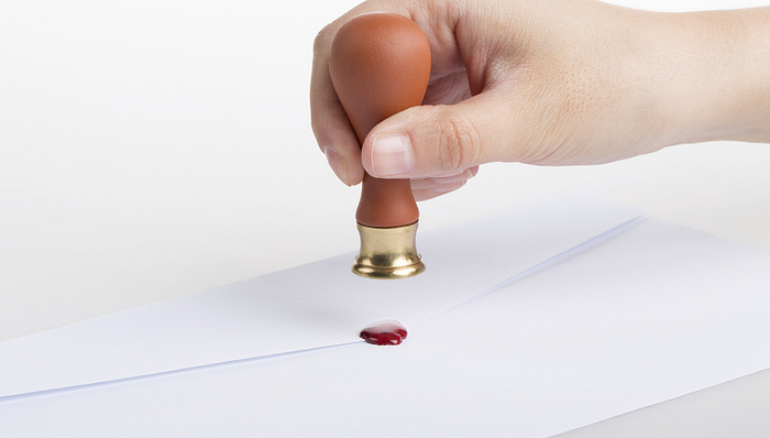 汇安基金4.9%股权变更落地，何斌与秦军拉开差距