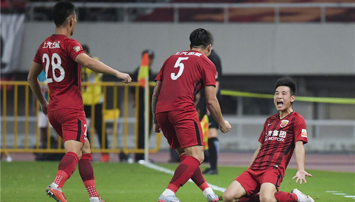 【体育早报】中超榜首大战上港胜恒大 欧冠首轮利物浦绝杀大巴黎