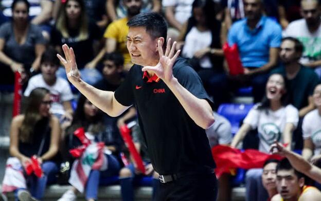 红蓝两队年底合并 男篮国家队主帅之争杜锋“出局”？