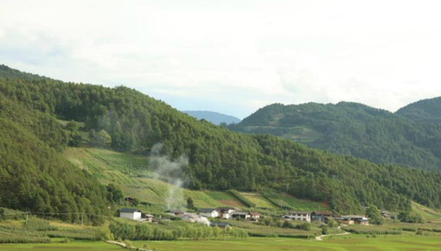 “人间田园仙境”香格里拉维西县攀天阁