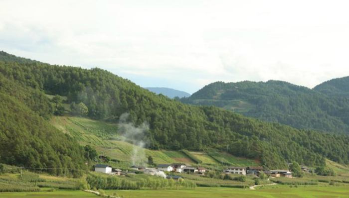 “人间田园仙境”香格里拉维西县攀天阁