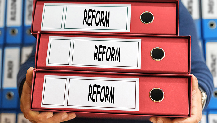 【一周政经大事】发改委积极推进混合所有制改革 邓氏玉盛成越南首位女元首