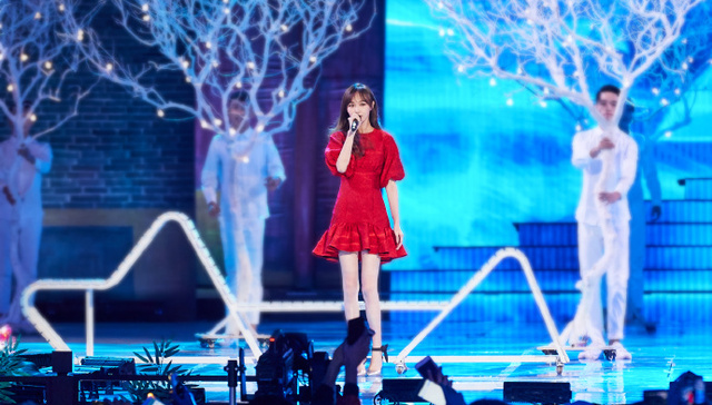 2018央视中秋晚会落幕 中外三地共同赏月过节