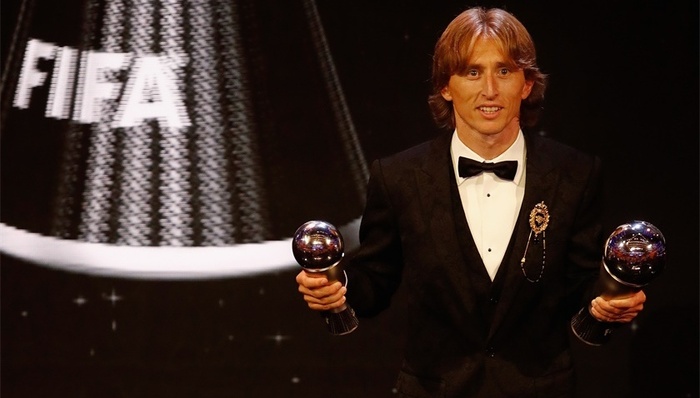 【体育早报】莫德里奇当选世界足球先生 金球奖评选将增设女足奖项