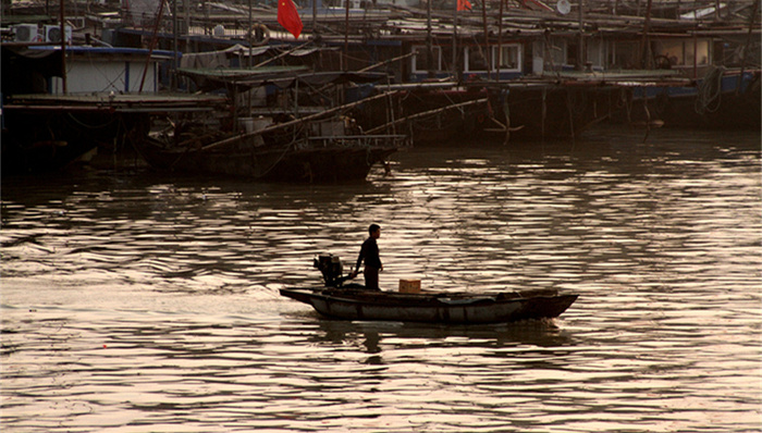 经济参考报,水环境管理,跨境,新汴河,下游,入湖河流,偷排,黑水,风险事件,生态补偿