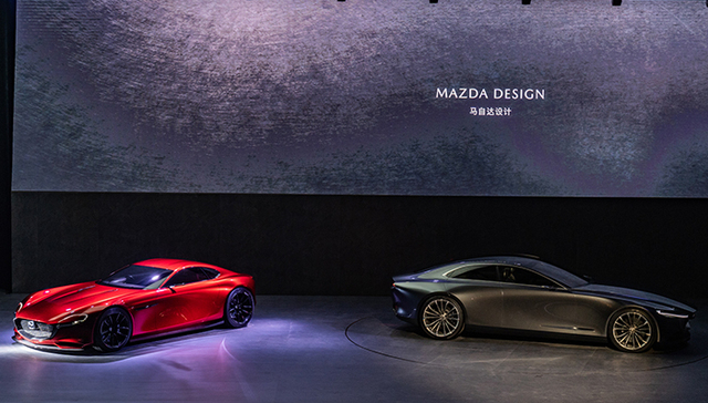 这家将“荷尔蒙”印刻在基因中的汽车品牌展出了两台次世代概念车