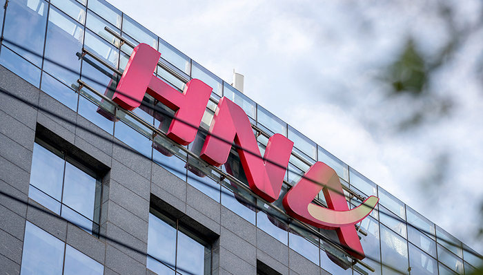 【今日商业精选】海航甩卖多地资产 专访华兴资本创始人包凡