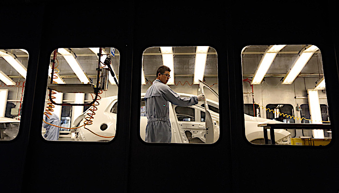 【特写】在中国 法系车用35年书写了一部小布尔乔亚消亡史