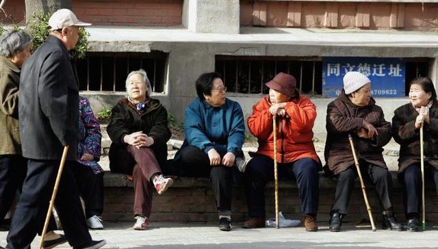 家庭萎缩+社会老龄化 友谊将是我们老有所依的最后寄托吗？