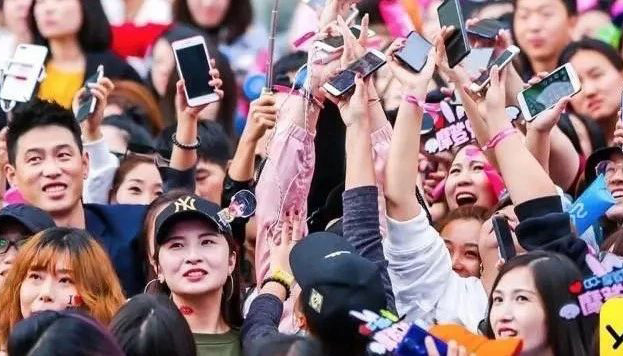 YY,造星,新主播,小潘潘,粉丝,天天向上,学猫叫,李婷,艺人,雅佳